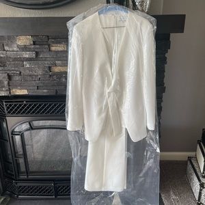 Womens Halston 2 piece set white blazer suit size 10 Worn Once - Drycleaned